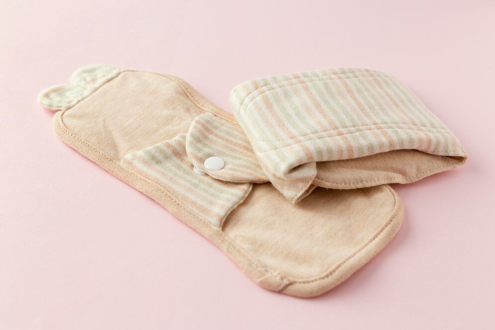 Are Reusable Cloth Diapers or Single-Use Disposable Diapers Better? - Wolfie Kids