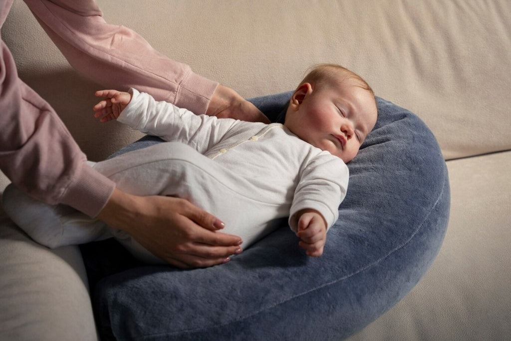 Comforting Baby: Immediate Soothing or Cry-It-Out? - Wolfie Kids