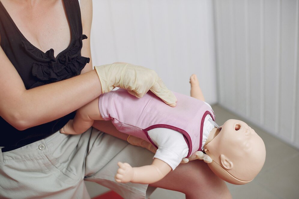 Considering Baby CPR and Safety Training for New Parents - Wolfie Kids